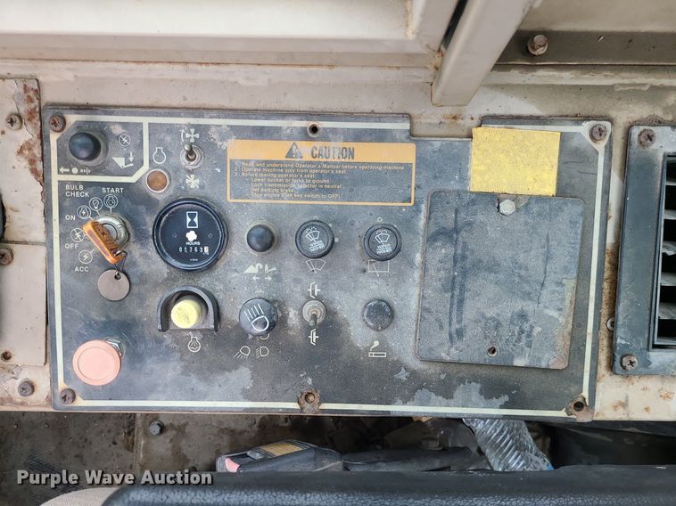 image for item MX9768 2001 John Deere 644EZ  wheel loader