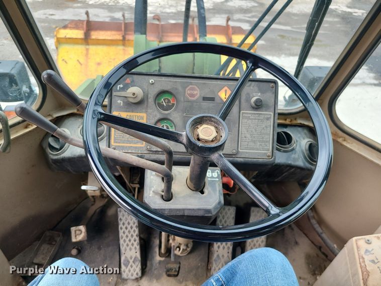 image for item MX9768 2001 John Deere 644EZ  wheel loader