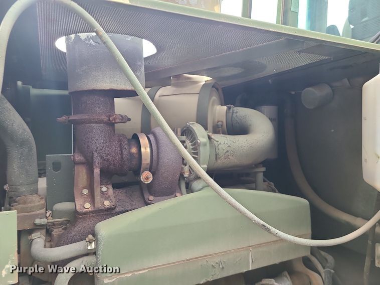 image for item MX9768 2001 John Deere 644EZ  wheel loader