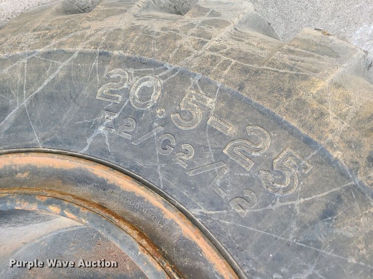 image for item MX9768 2001 John Deere 644EZ  wheel loader