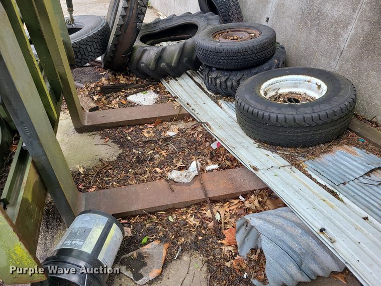 image for item MX9768 2001 John Deere 644EZ  wheel loader