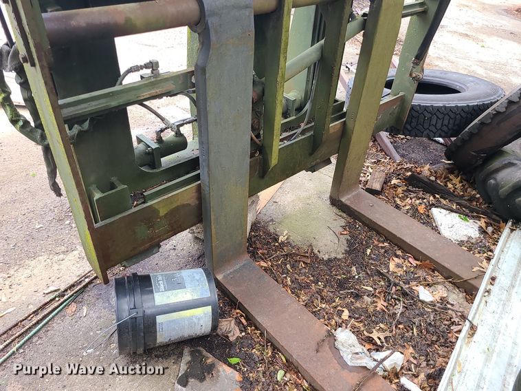 image for item MX9768 2001 John Deere 644EZ  wheel loader