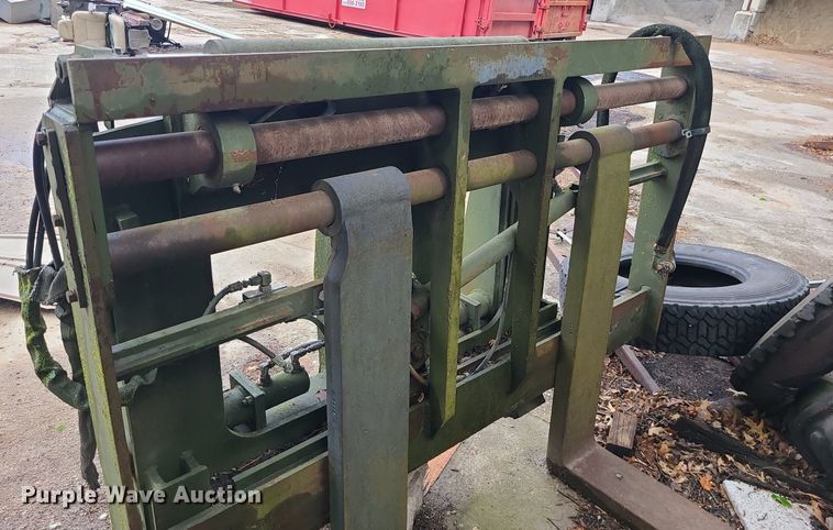 image for item MX9768 2001 John Deere 644EZ  wheel loader