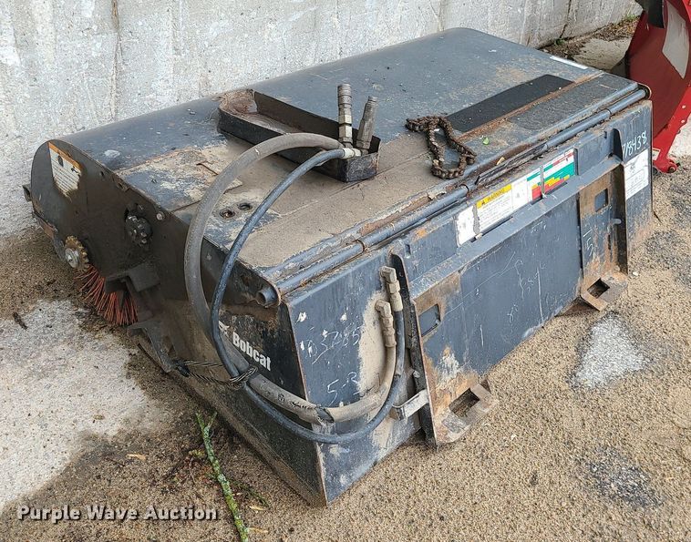 image for item MX9770 2007 Bobcat 72 Sweeper  skid steer broom
