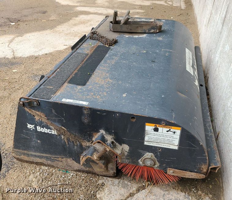image for item MX9770 2007 Bobcat 72 Sweeper  skid steer broom