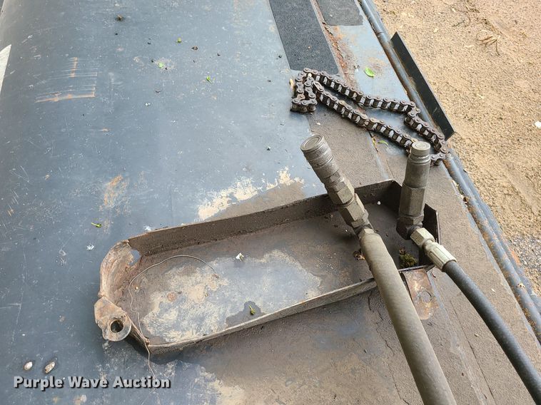 image for item MX9770 2007 Bobcat 72 Sweeper  skid steer broom