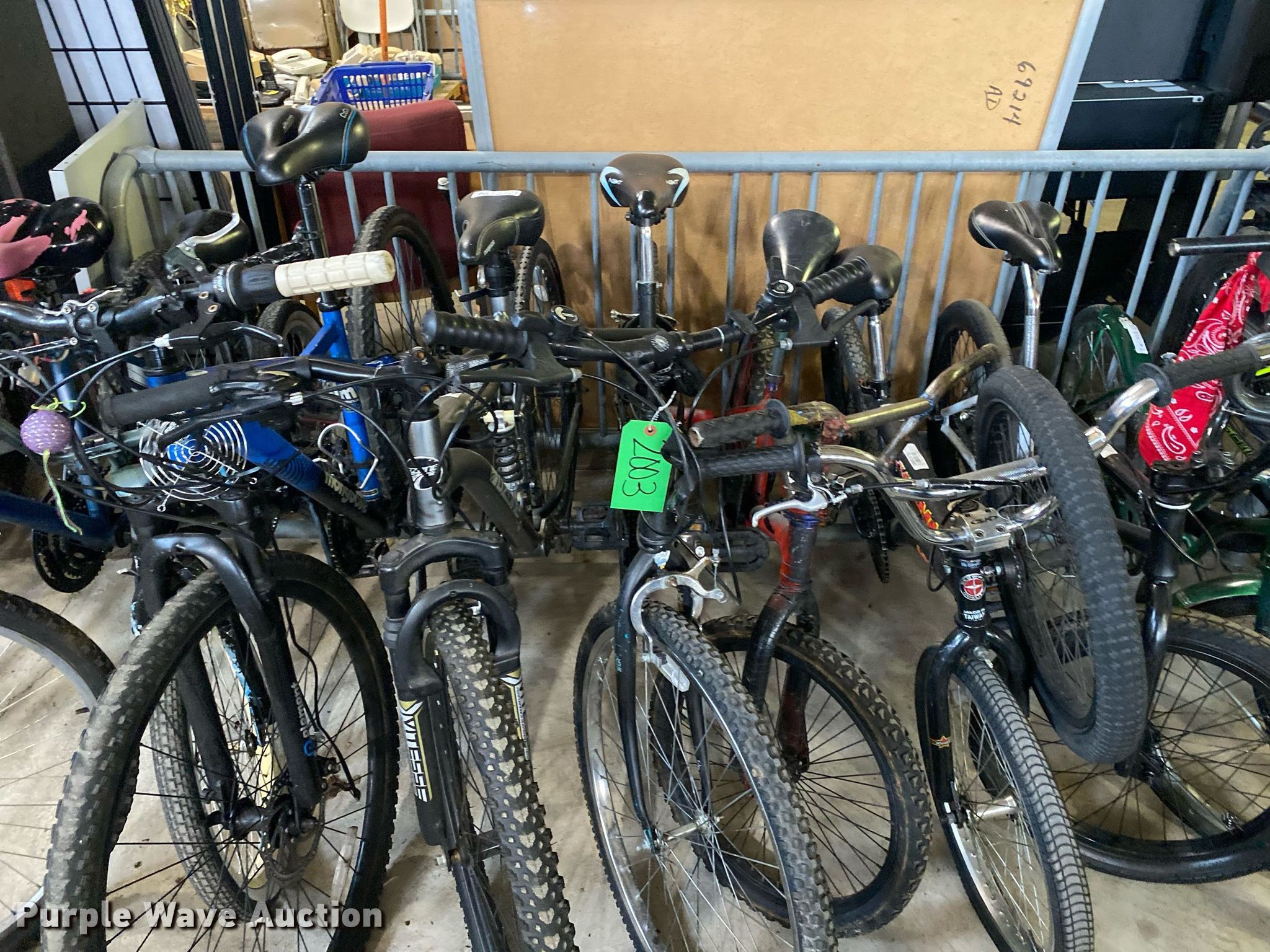 (12) bicycles in Tulsa, OK Item DP3106 for sale Purple Wave