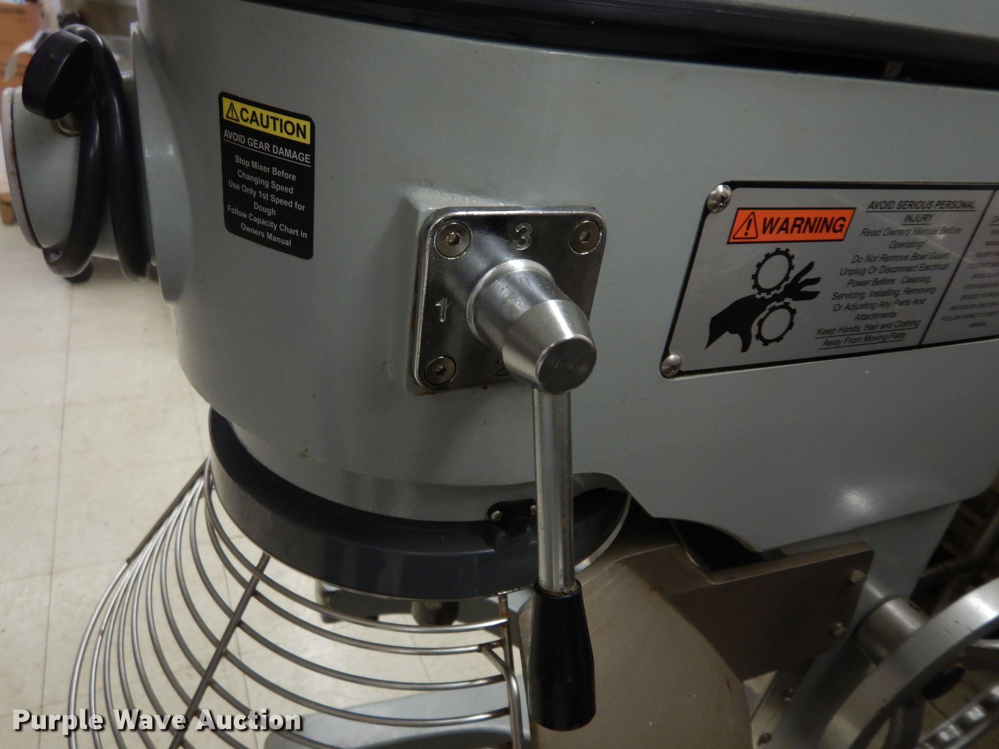 Globe SP60P mixer in Overland Park, KS Item IB9938 sold Purple Wave