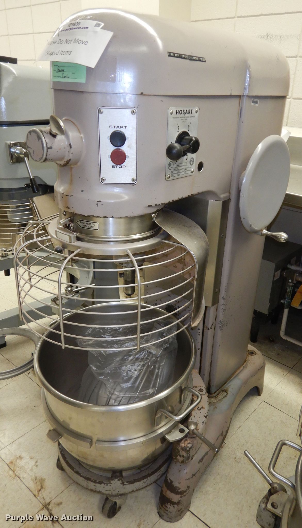 Hobart H600 mixer in Overland Park, KS Item IB9939 sold Purple Wave
