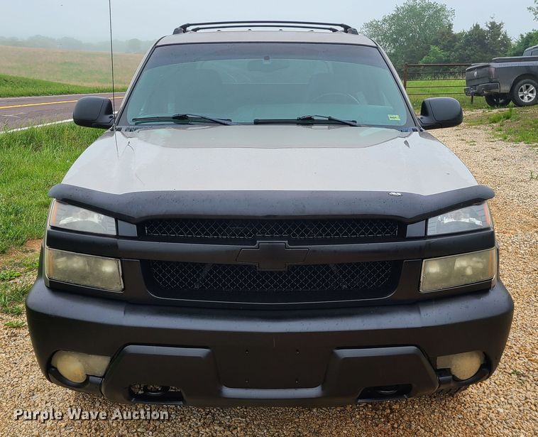 image for item DC6077 2002 Chevrolet Avalanche 1500  pickup truck