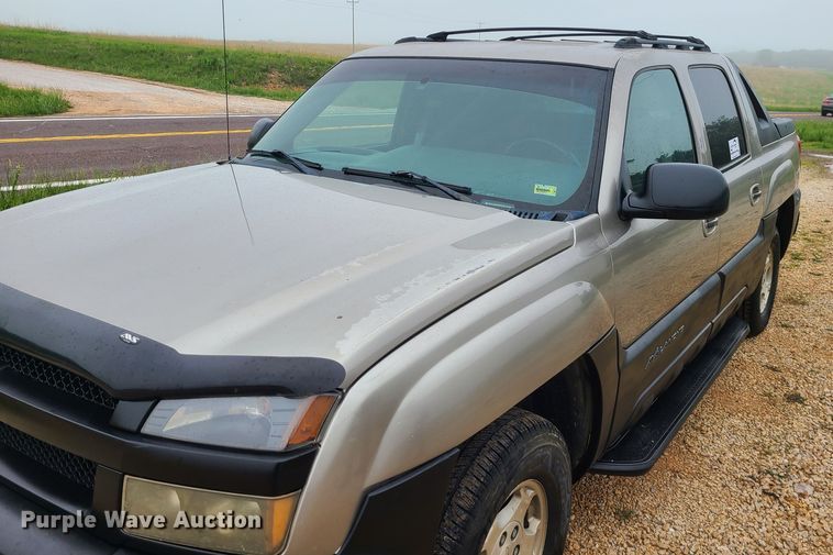 image for item DC6077 2002 Chevrolet Avalanche 1500  pickup truck