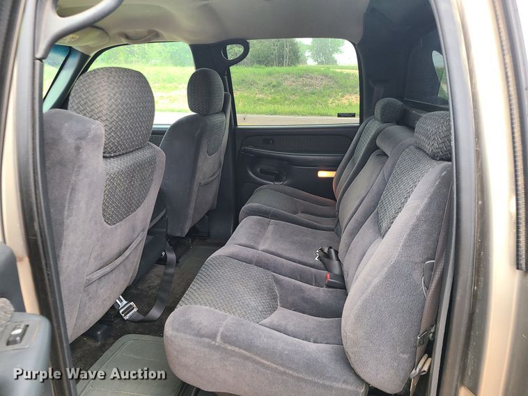 image for item DC6077 2002 Chevrolet Avalanche 1500  pickup truck