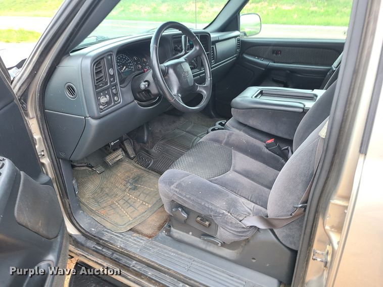 image for item DC6077 2002 Chevrolet Avalanche 1500  pickup truck