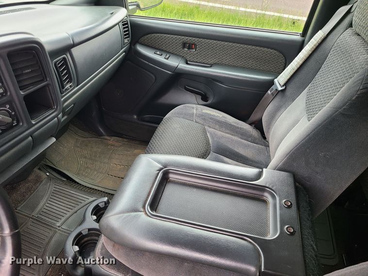 image for item DC6077 2002 Chevrolet Avalanche 1500  pickup truck