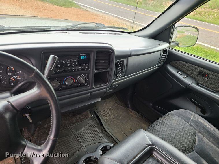 image for item DC6077 2002 Chevrolet Avalanche 1500  pickup truck