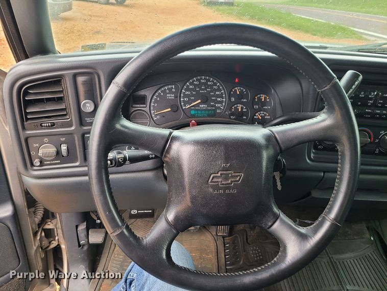 image for item DC6077 2002 Chevrolet Avalanche 1500  pickup truck