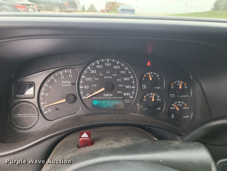 image for item DC6077 2002 Chevrolet Avalanche 1500  pickup truck