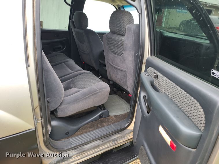 image for item DC6077 2002 Chevrolet Avalanche 1500  pickup truck