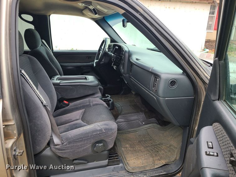 image for item DC6077 2002 Chevrolet Avalanche 1500  pickup truck