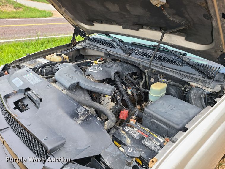 image for item DC6077 2002 Chevrolet Avalanche 1500  pickup truck