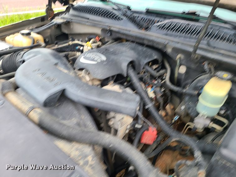 image for item DC6077 2002 Chevrolet Avalanche 1500  pickup truck