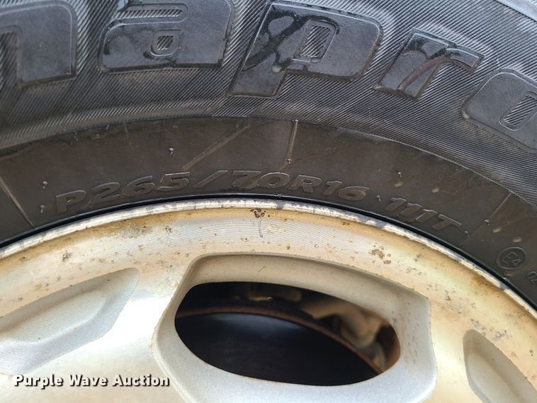 image for item DC6077 2002 Chevrolet Avalanche 1500  pickup truck