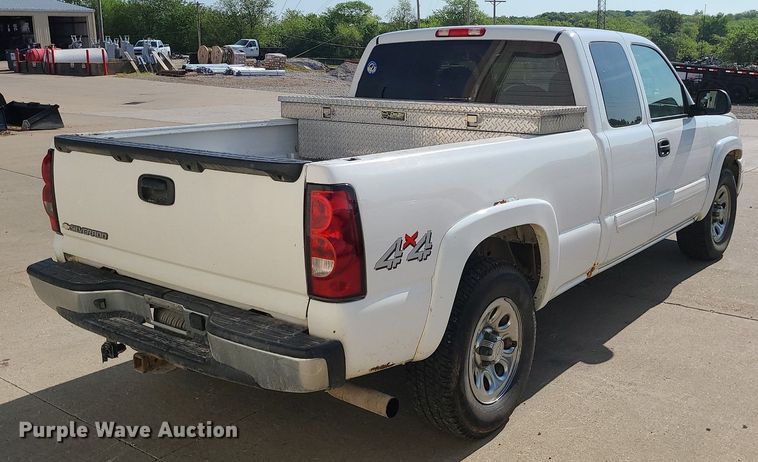 image for item DC6089 2006 Chevrolet Silverado 1500  Ext. Cab pickup truck