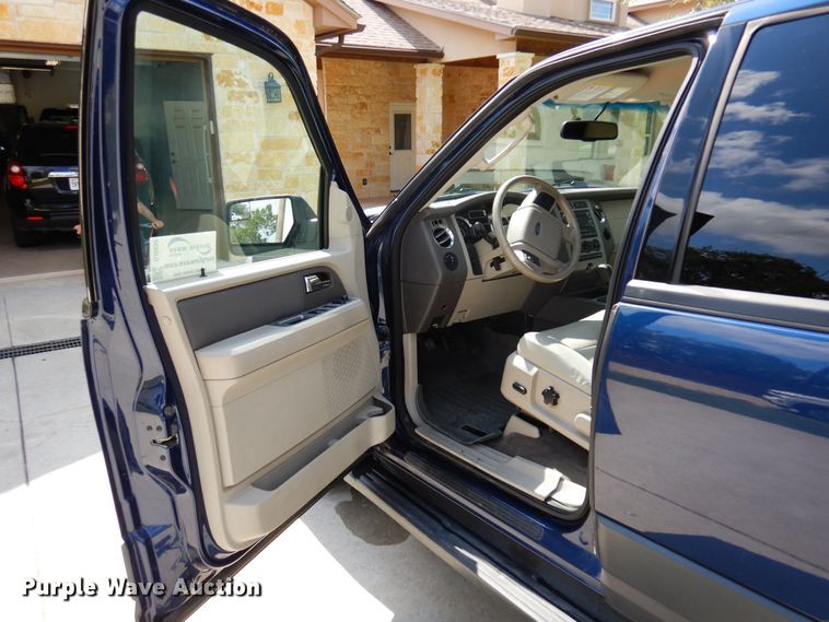 image for item DJ0830 2012 Ford Expedition  SUV