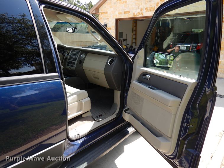 image for item DJ0830 2012 Ford Expedition  SUV