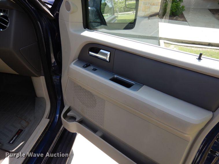 image for item DJ0830 2012 Ford Expedition  SUV