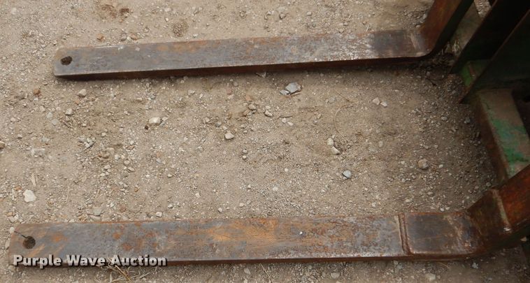 image for item DK1904 John Deere 90  skid steer loader