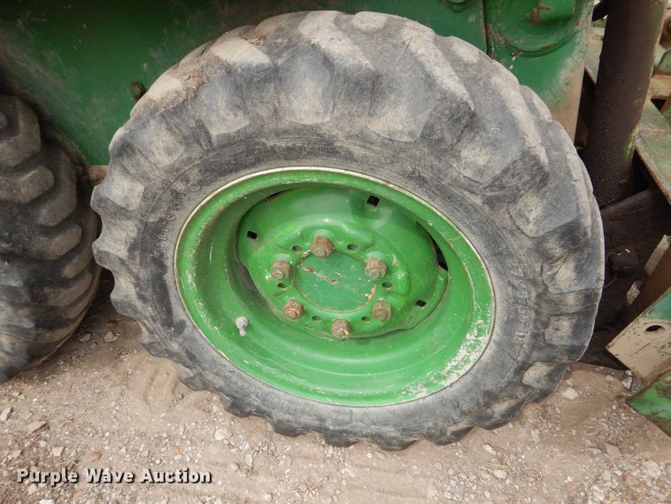 image for item DK1904 John Deere 90  skid steer loader