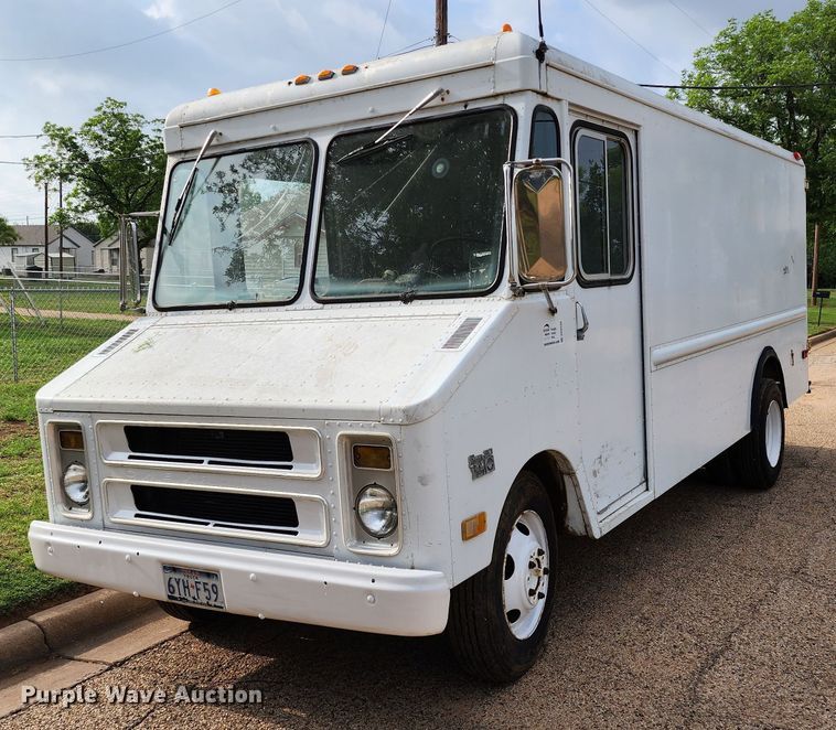 image for item DK6508 1977 Chevrolet P30  delivery truck