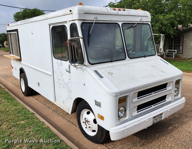 image for item DK6508 1977 Chevrolet P30  delivery truck