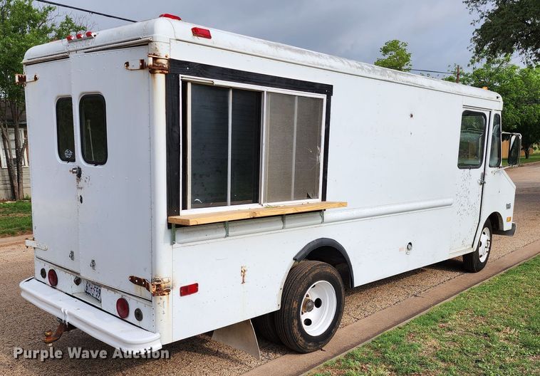 image for item DK6508 1977 Chevrolet P30  delivery truck