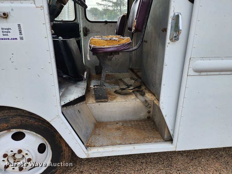 image for item DK6508 1977 Chevrolet P30  delivery truck