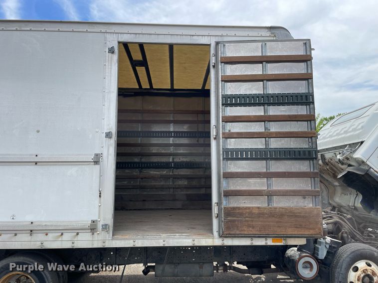 image for item DL3766 2005 GMC W4500  box truck