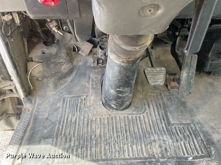 image for item DL3766 2005 GMC W4500  box truck