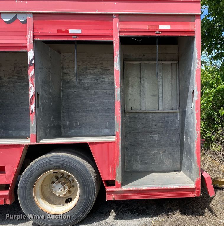 image for item DL7201 1994 Freightliner FL70  delivery truck