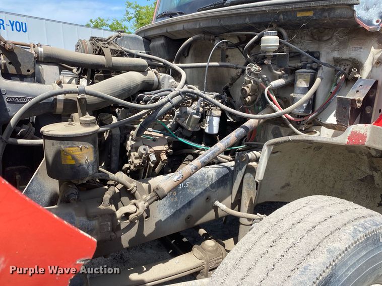 image for item DL7201 1994 Freightliner FL70  delivery truck