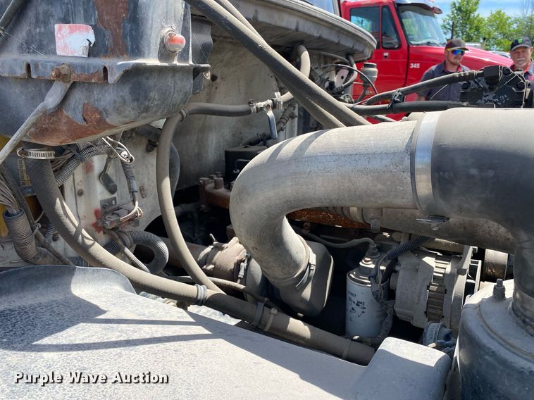 image for item DL7201 1994 Freightliner FL70  delivery truck