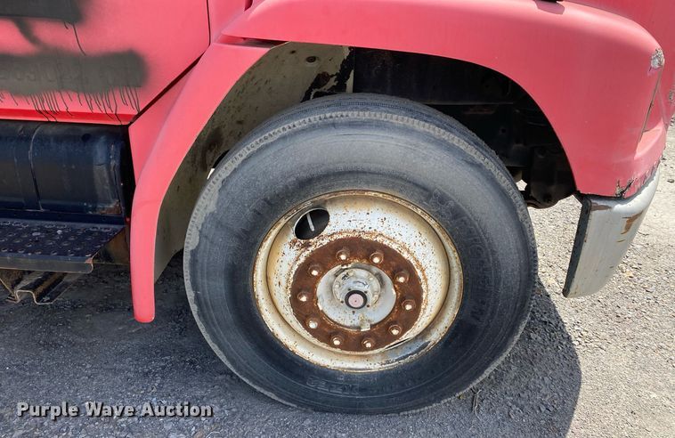 image for item DL7201 1994 Freightliner FL70  delivery truck