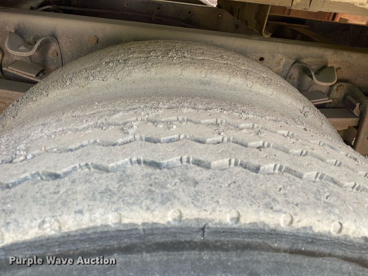 image for item DL7201 1994 Freightliner FL70  delivery truck