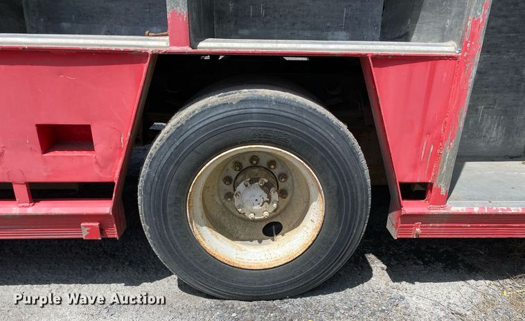 image for item DL7201 1994 Freightliner FL70  delivery truck