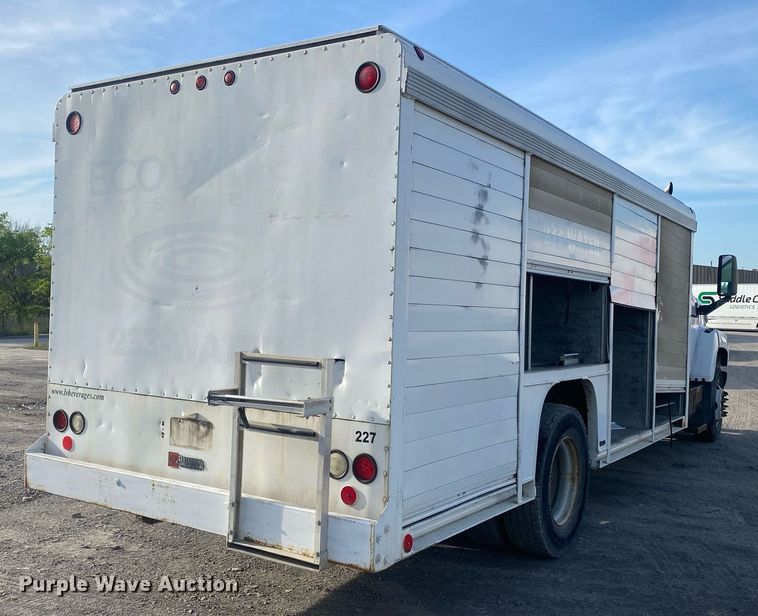 image for item DL7202 2004 Chevrolet C6500  delivery truck