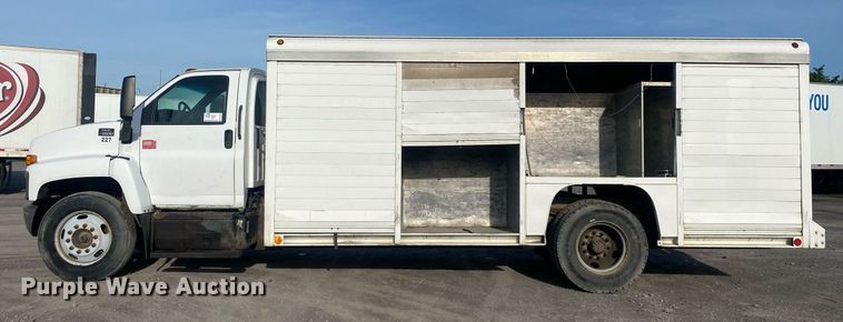 image for item DL7202 2004 Chevrolet C6500  delivery truck