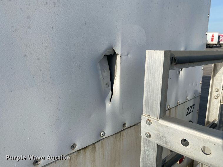 image for item DL7202 2004 Chevrolet C6500  delivery truck