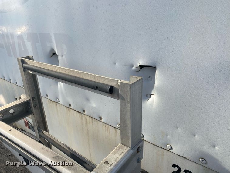 image for item DL7202 2004 Chevrolet C6500  delivery truck