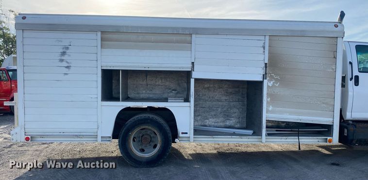 image for item DL7202 2004 Chevrolet C6500  delivery truck