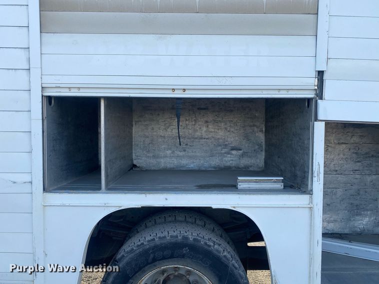 image for item DL7202 2004 Chevrolet C6500  delivery truck